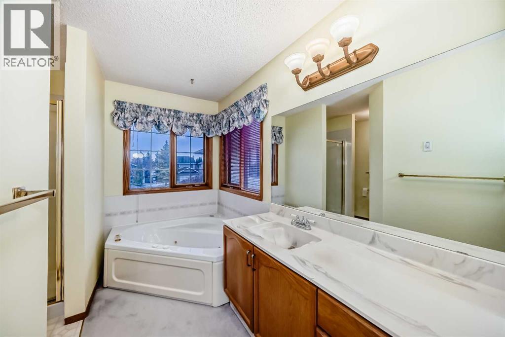 40 Harvest Glen Mews Ne, Calgary, Alberta  T3K 4C2 - Photo 28 - A2293070