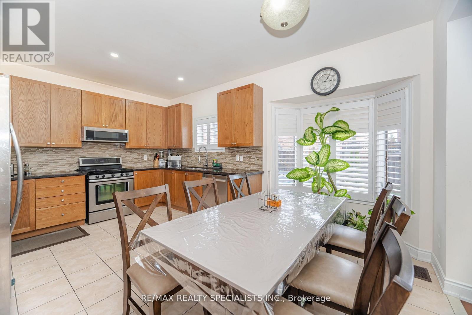 23 Personna Circle, Brampton, Ontario  L6X 0P1 - Photo 9 - W12906696