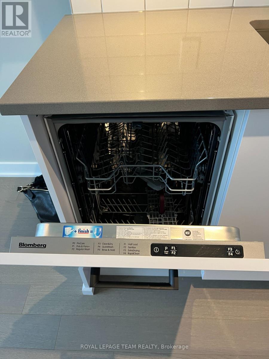 303 - 360 Deschatelets Avenue, Ottawa, Ontario  K1S 5Y1 - Photo 15 - X12906924