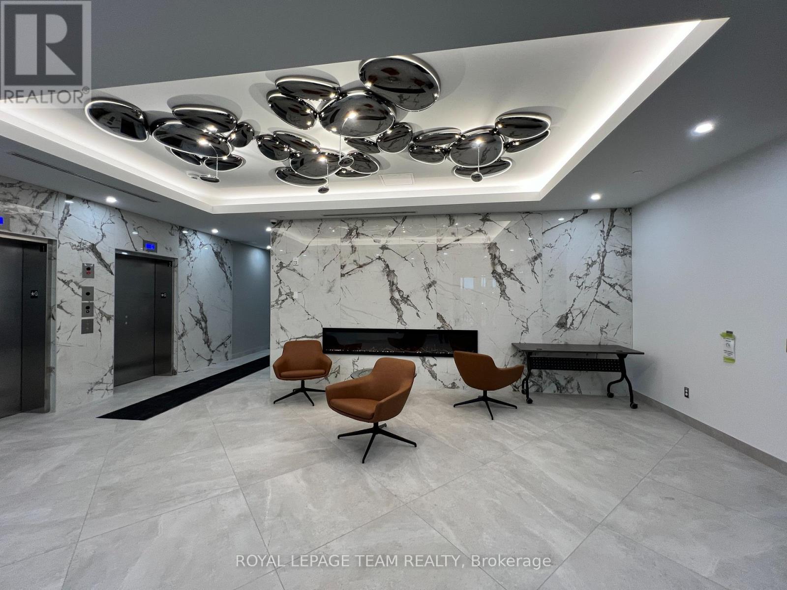 303 - 360 Deschatelets Avenue, Ottawa, Ontario  K1S 5Y1 - Photo 3 - X12906924