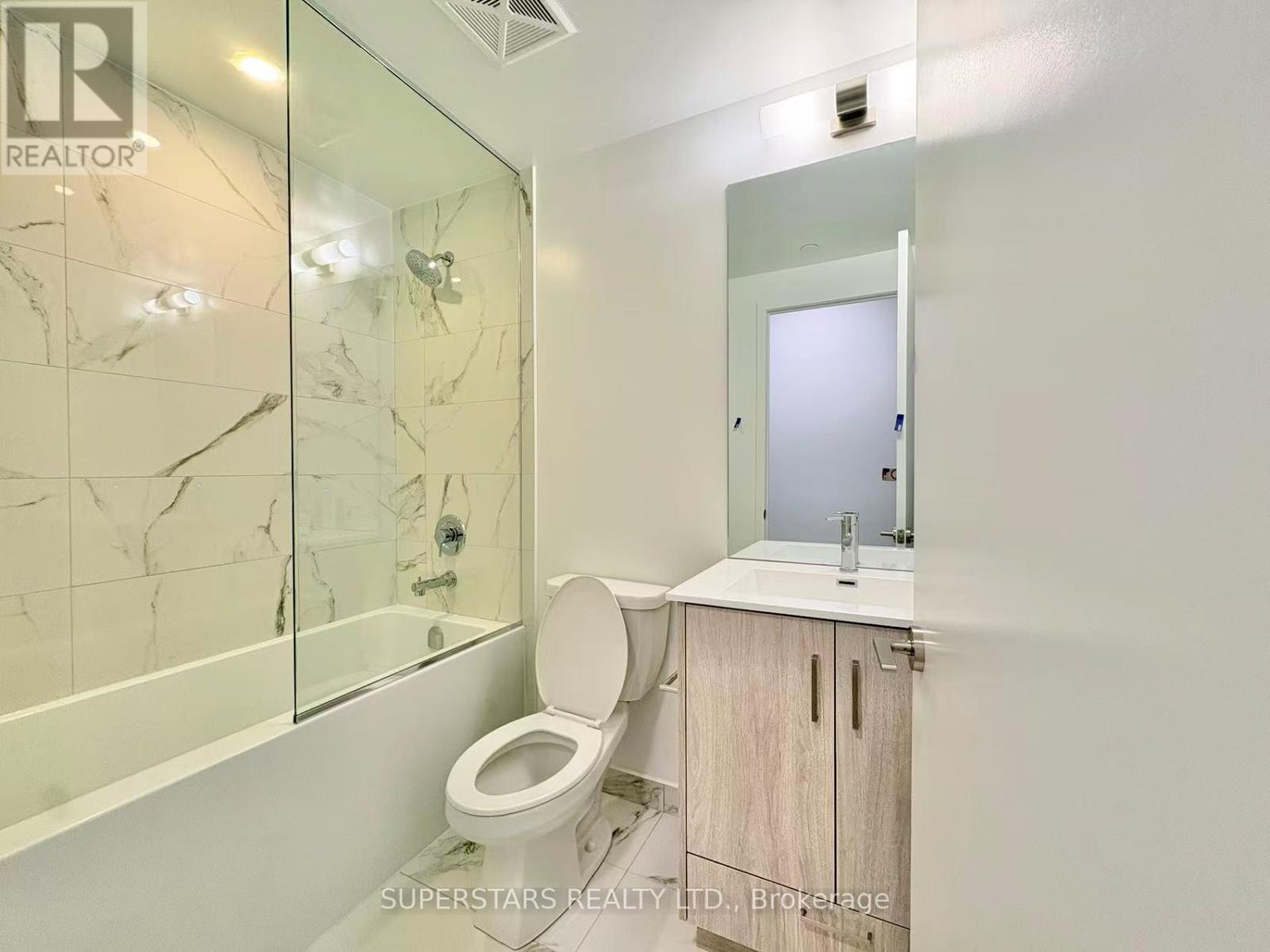 3909 - 180 Front Street E, Toronto, Ontario  M5A 0K9 - Photo 10 - C12903912