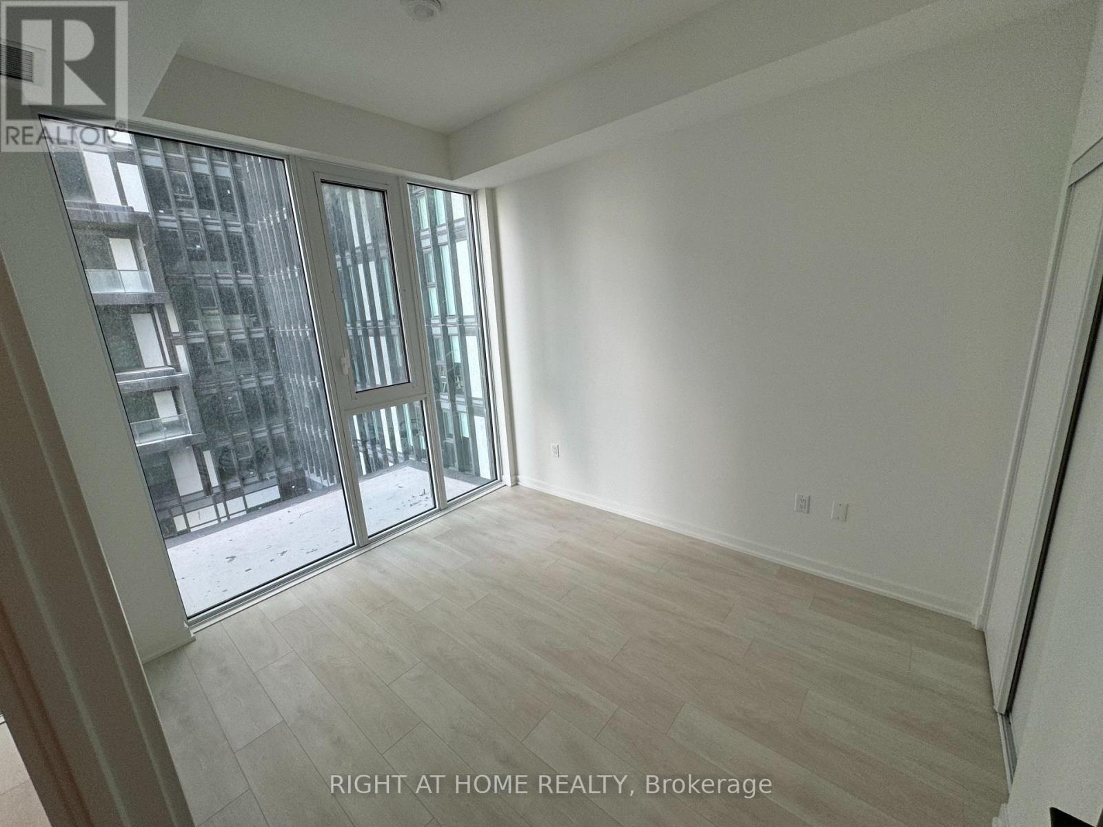 605 - 10 Graphophone Grove N, Toronto, Ontario  M6H 0E5 - Photo 13 - W12906926