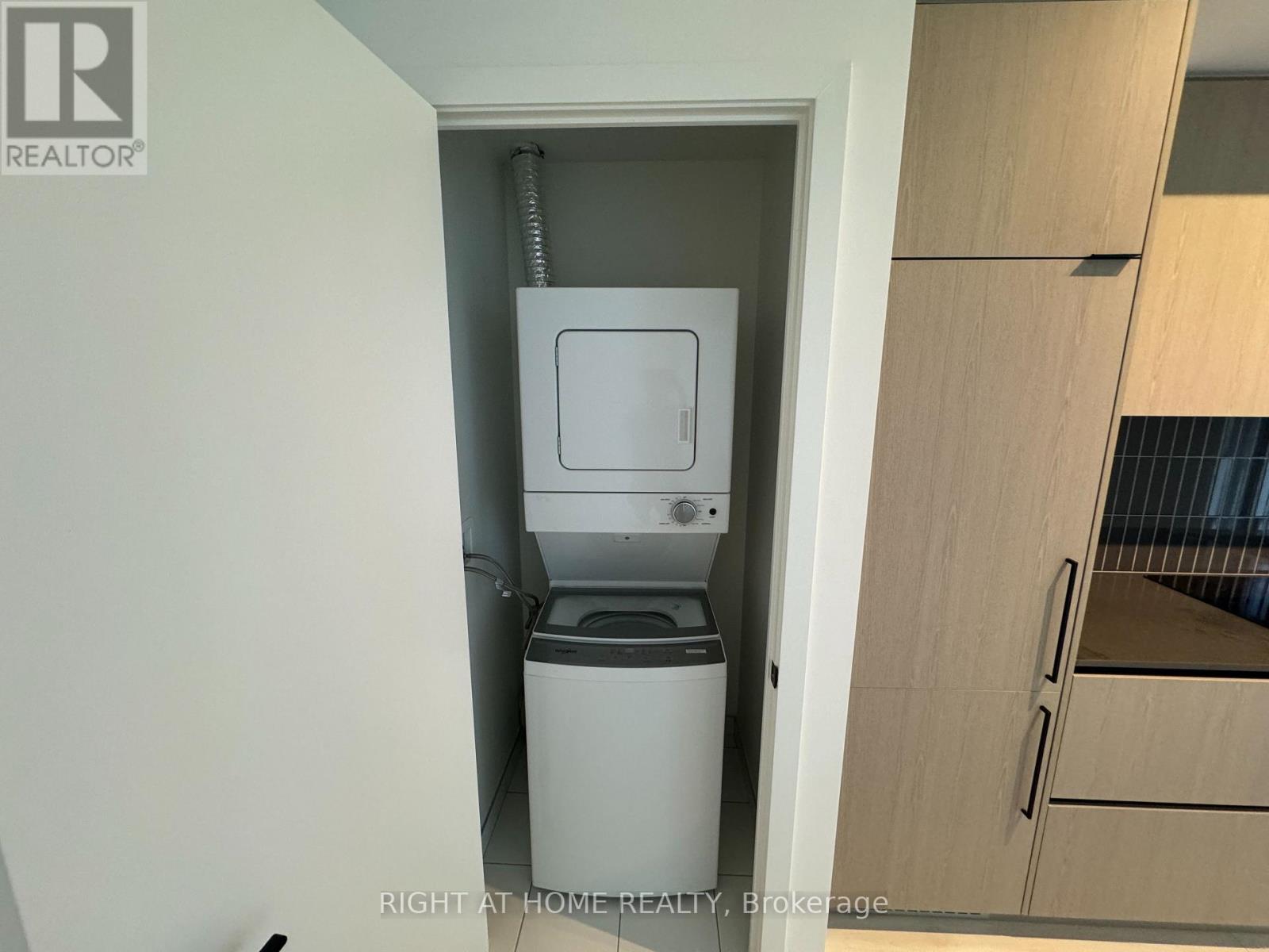 605 - 10 Graphophone Grove N, Toronto, Ontario  M6H 0E5 - Photo 7 - W12906926