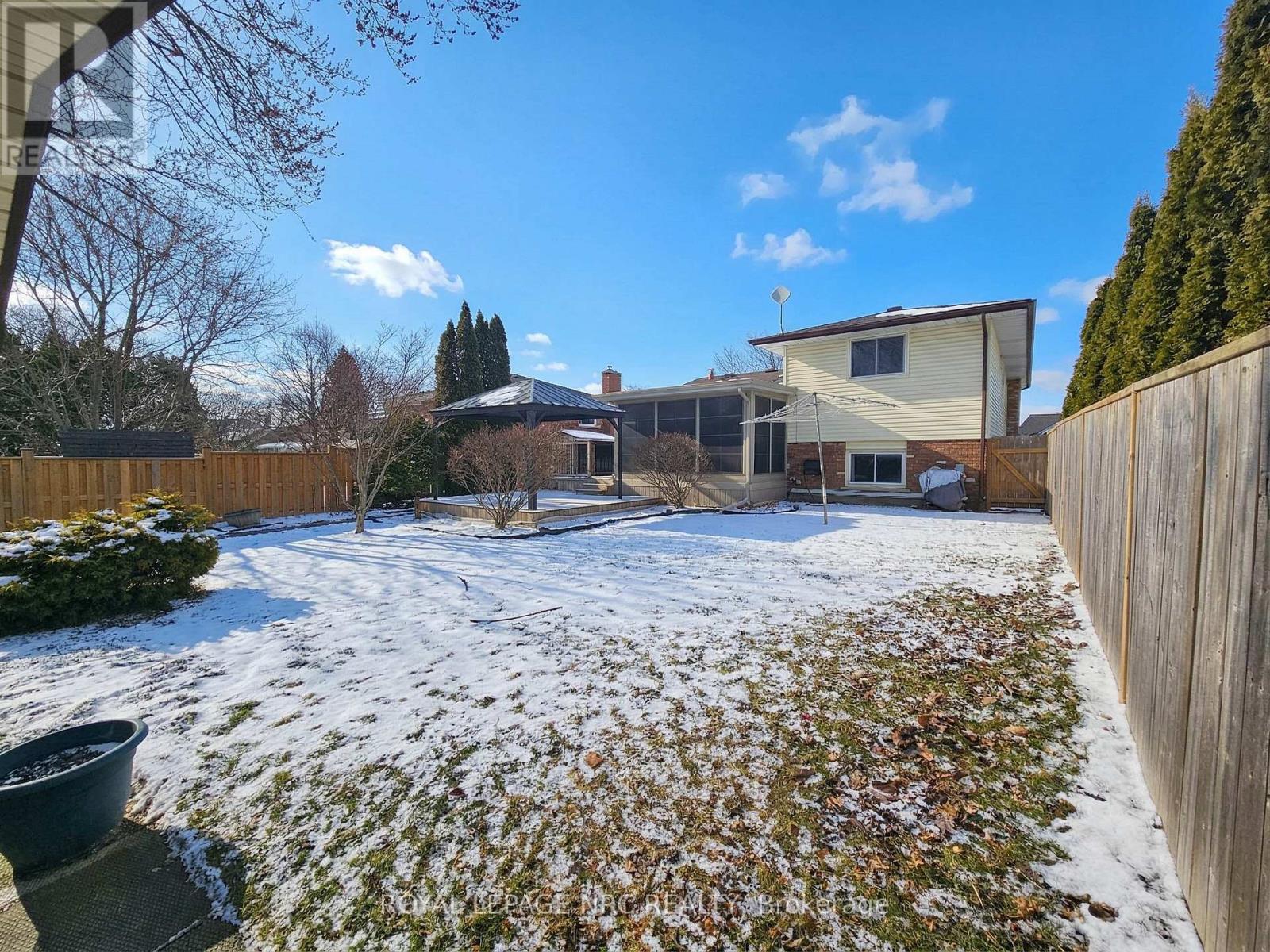 78 Page Drive, Welland, Ontario L3C 6E4 - Photo 8 - X12747326