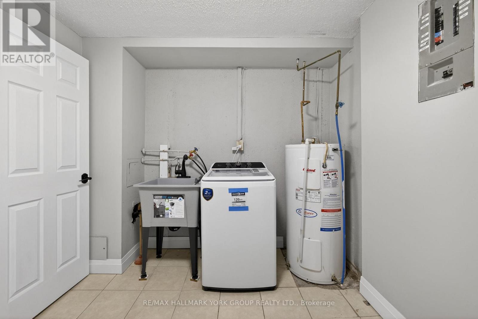 33 - 169 Milestone Crescent, Aurora, Ontario  L4G 3M2 - Photo 12 - N12680022