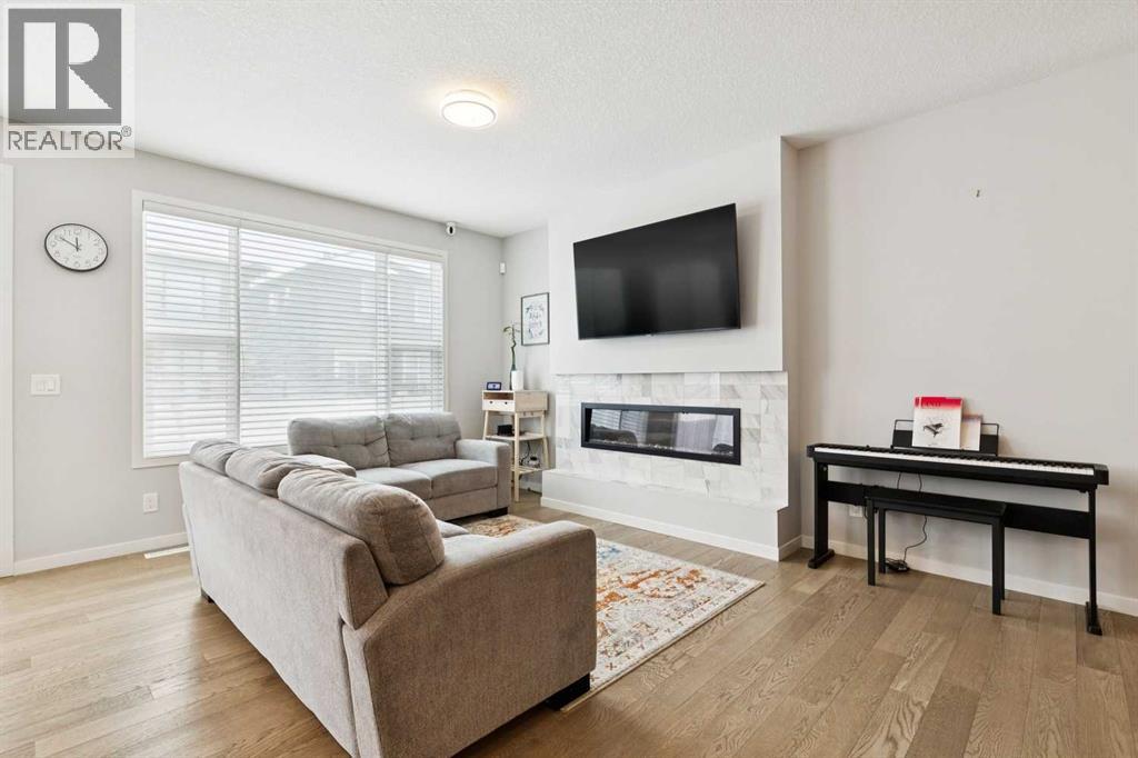 7262 11 Avenue SW, Calgary, Alberta  T3H 3V5 - Photo 4 - A2290323