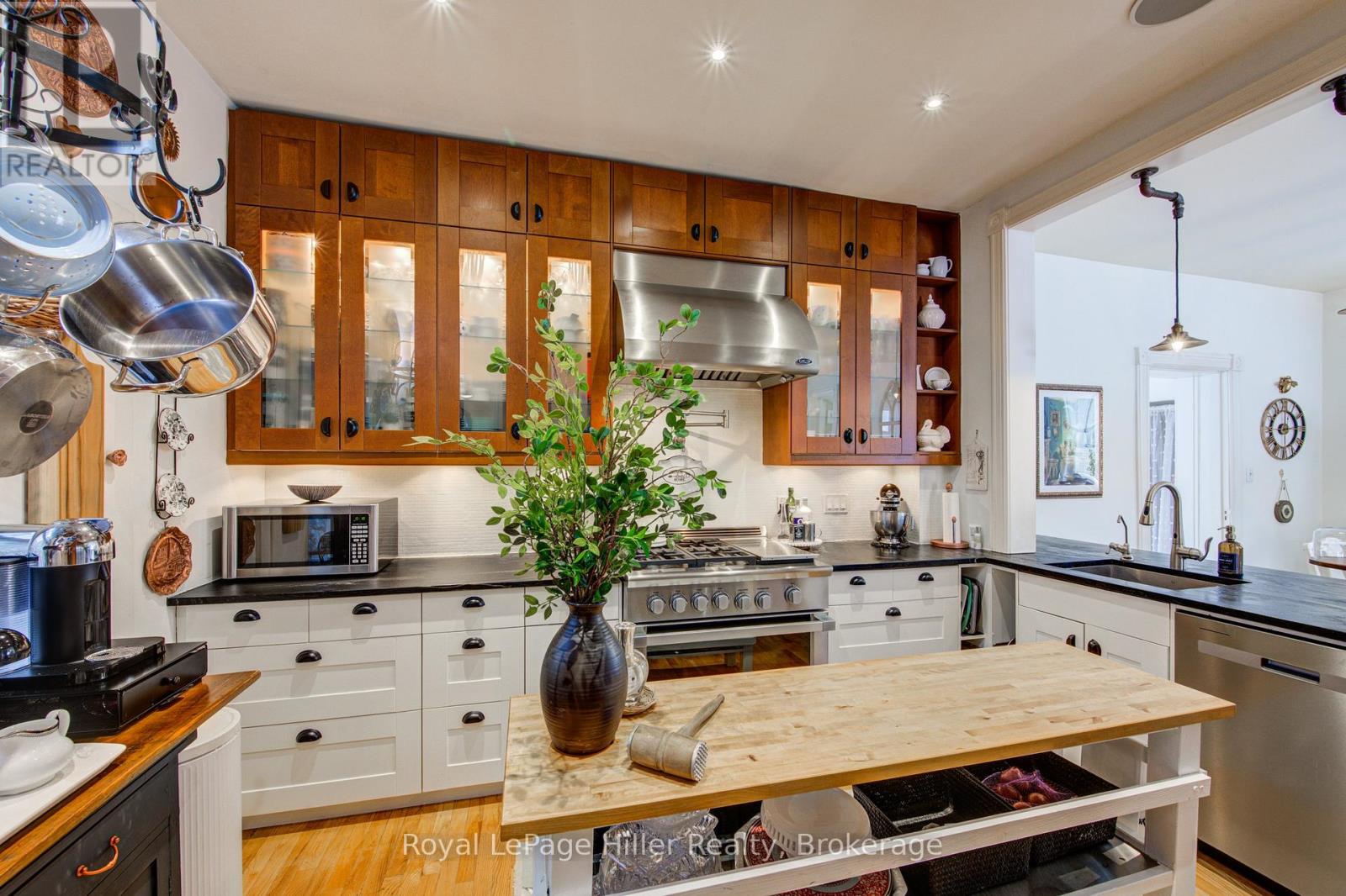 24 Avon Street, Stratford, Ontario  N5A 5N4 - Photo 17 - X12899600