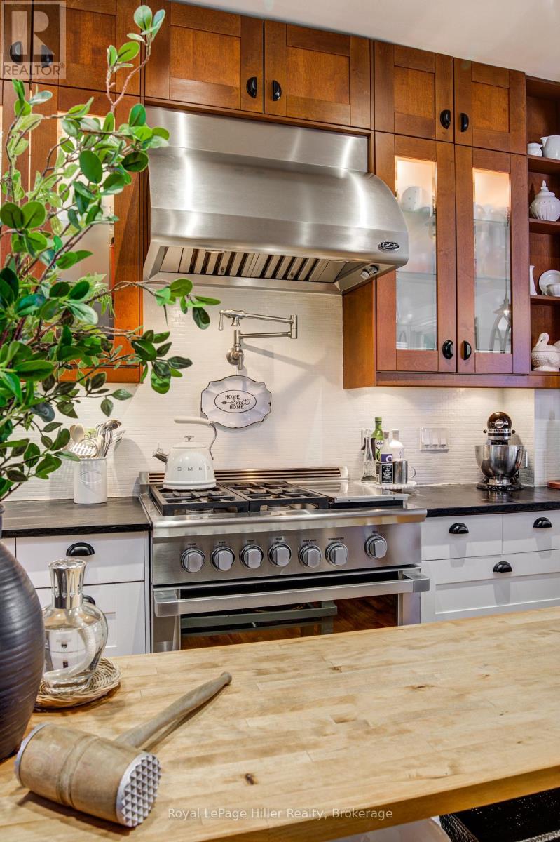 24 Avon Street, Stratford, Ontario  N5A 5N4 - Photo 18 - X12899600