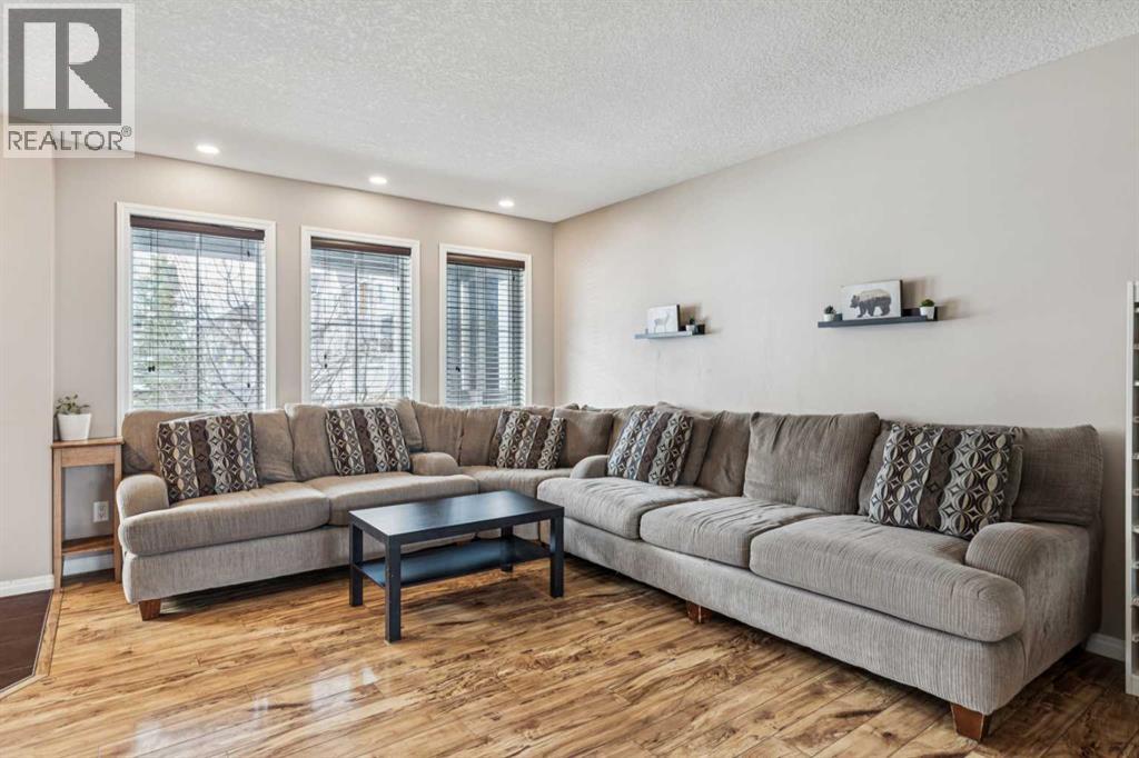 77 New Brighton Heights SE, Calgary, Alberta  T2Z 0P7 - Photo 6 - A2293866