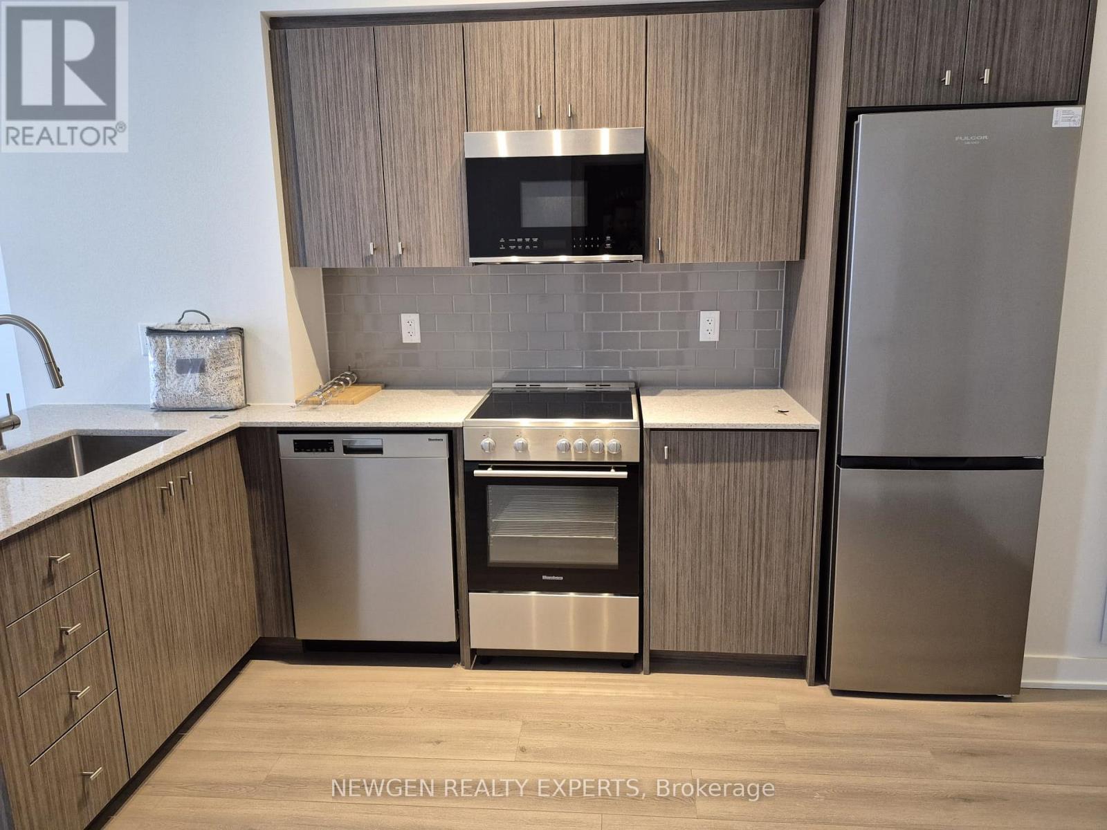 1104 - 25 Wellington Street, Kitchener, Ontario  N2G 0G5 - Photo 12 - X12900540