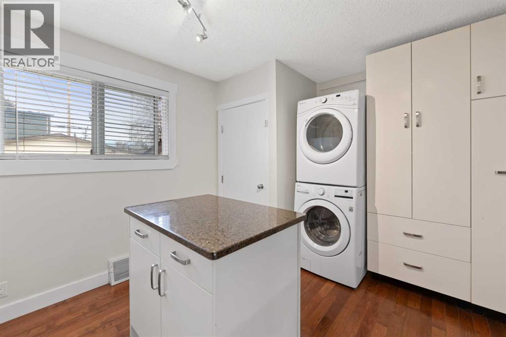 818 68 Avenue SW, Calgary, Alberta  T2V 0N4 - Photo 15 - A2295329