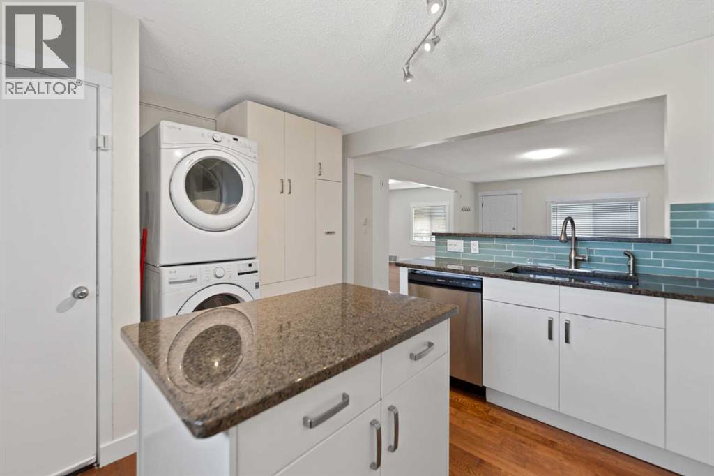 818 68 Avenue SW, Calgary, Alberta  T2V 0N4 - Photo 14 - A2295329