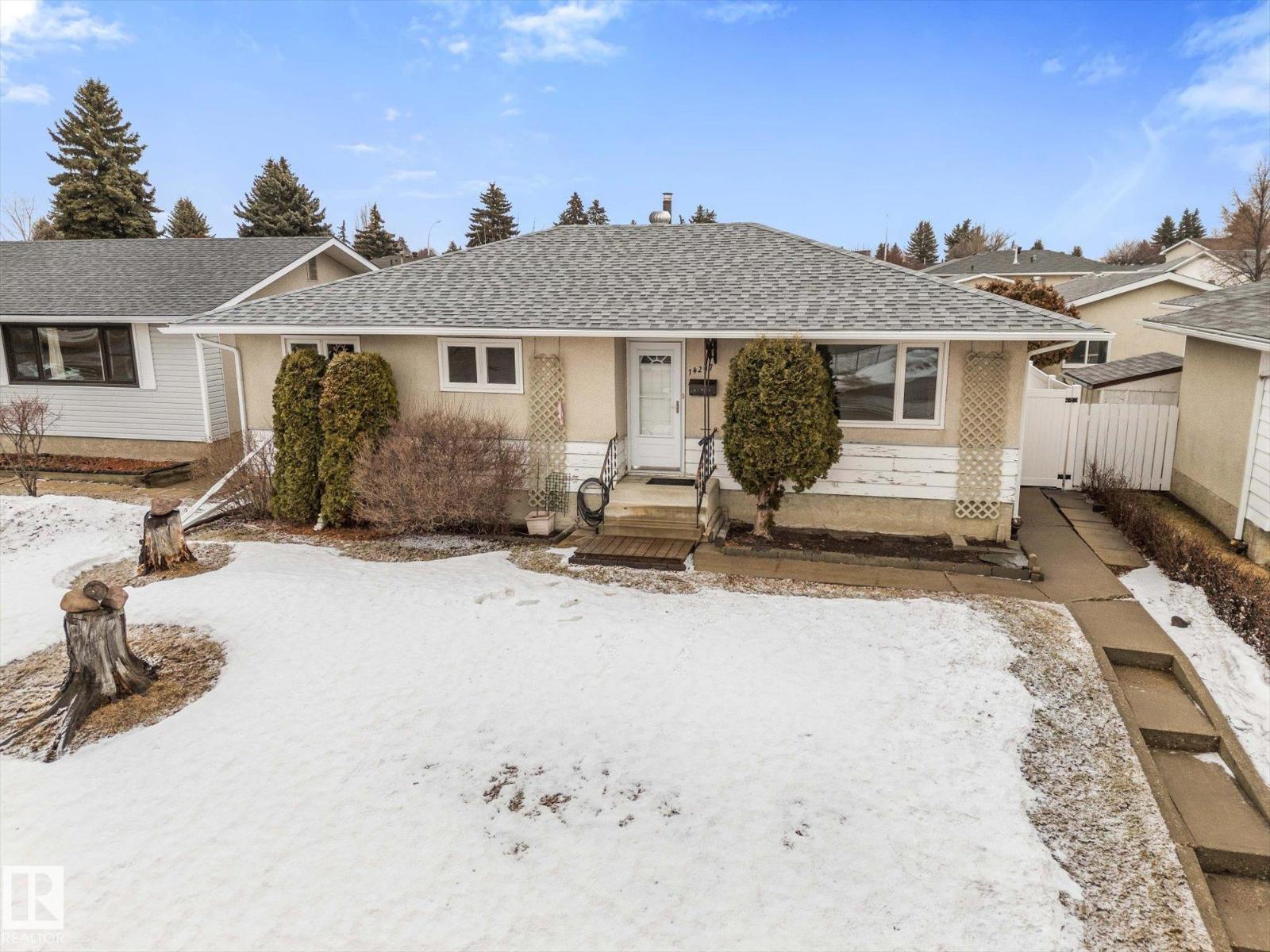 14207 74 St Nw Nw, Edmonton, Alberta  T5C 0Y1 - Photo 2 - E4478593
