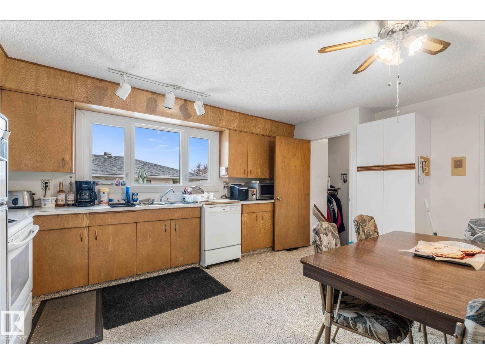 14207 74 St Nw Nw, Edmonton, Alberta  T5C 0Y1 - Photo 8 - E4478593