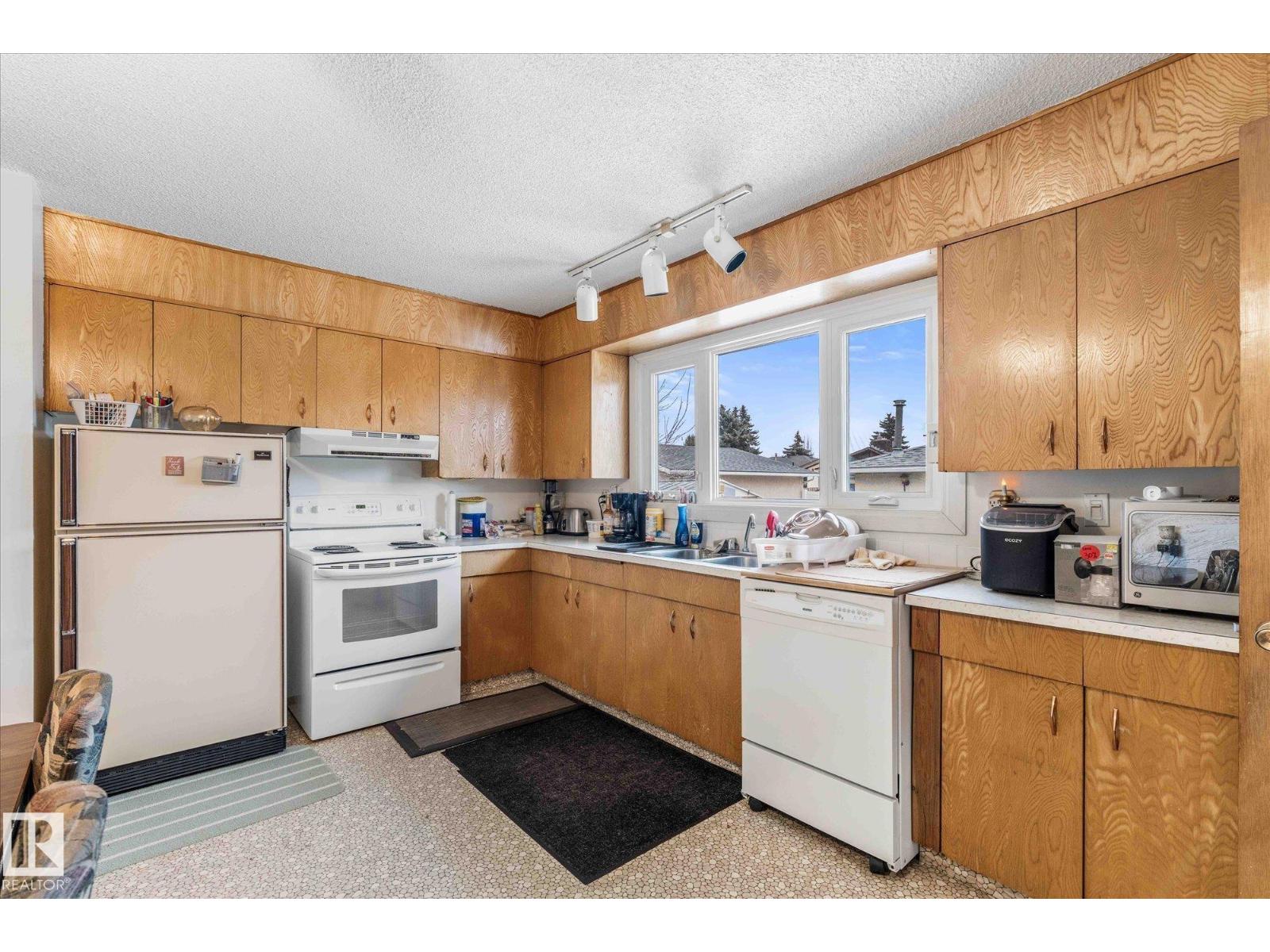 14207 74 St Nw Nw, Edmonton, Alberta  T5C 0Y1 - Photo 9 - E4478593