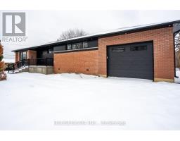 LOWER - 15 MISSION DRIVE, Toronto, Ontario