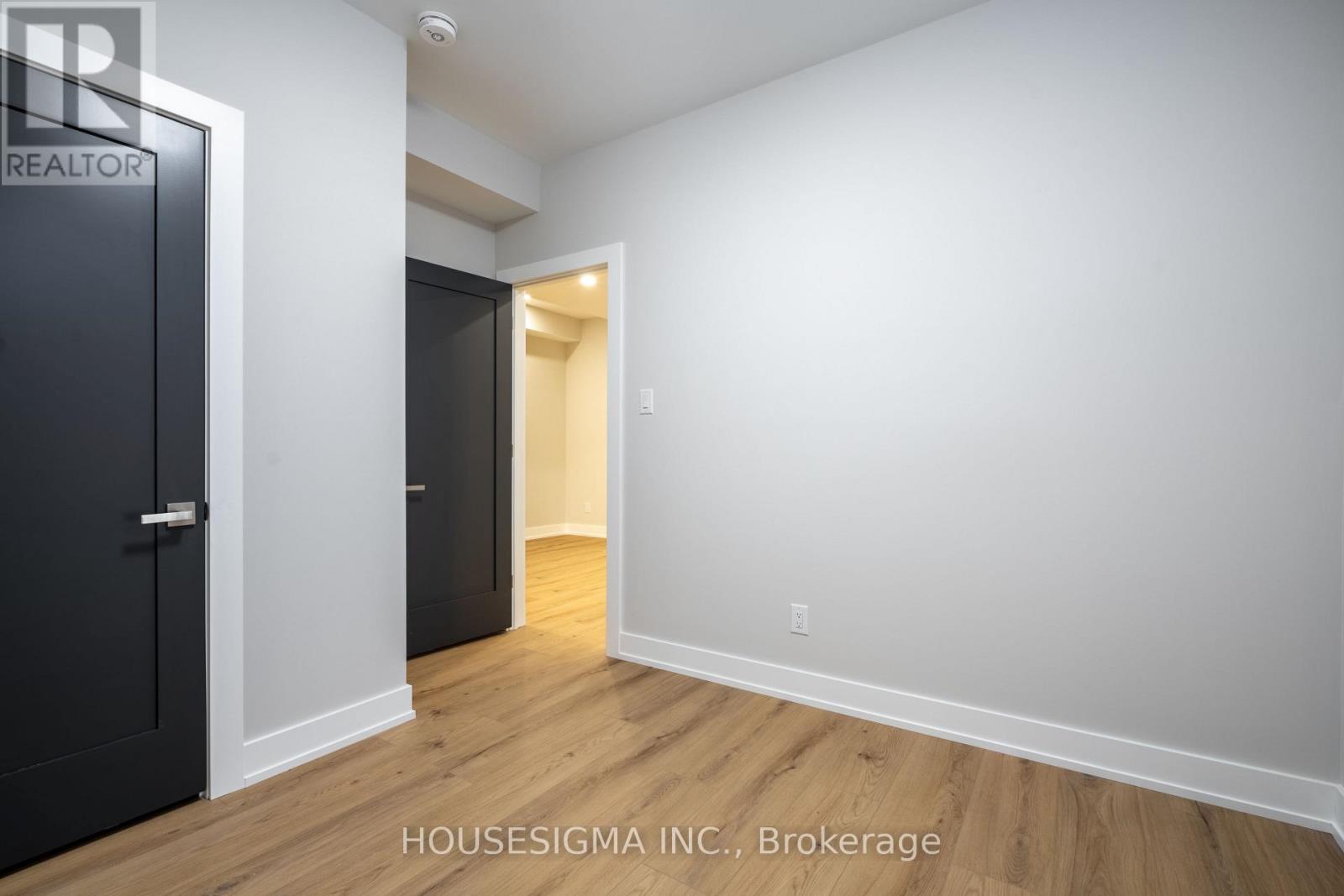 Lower - 15 Mission Drive, Toronto, Ontario  M3A 2P1 - Photo 9 - C12728386