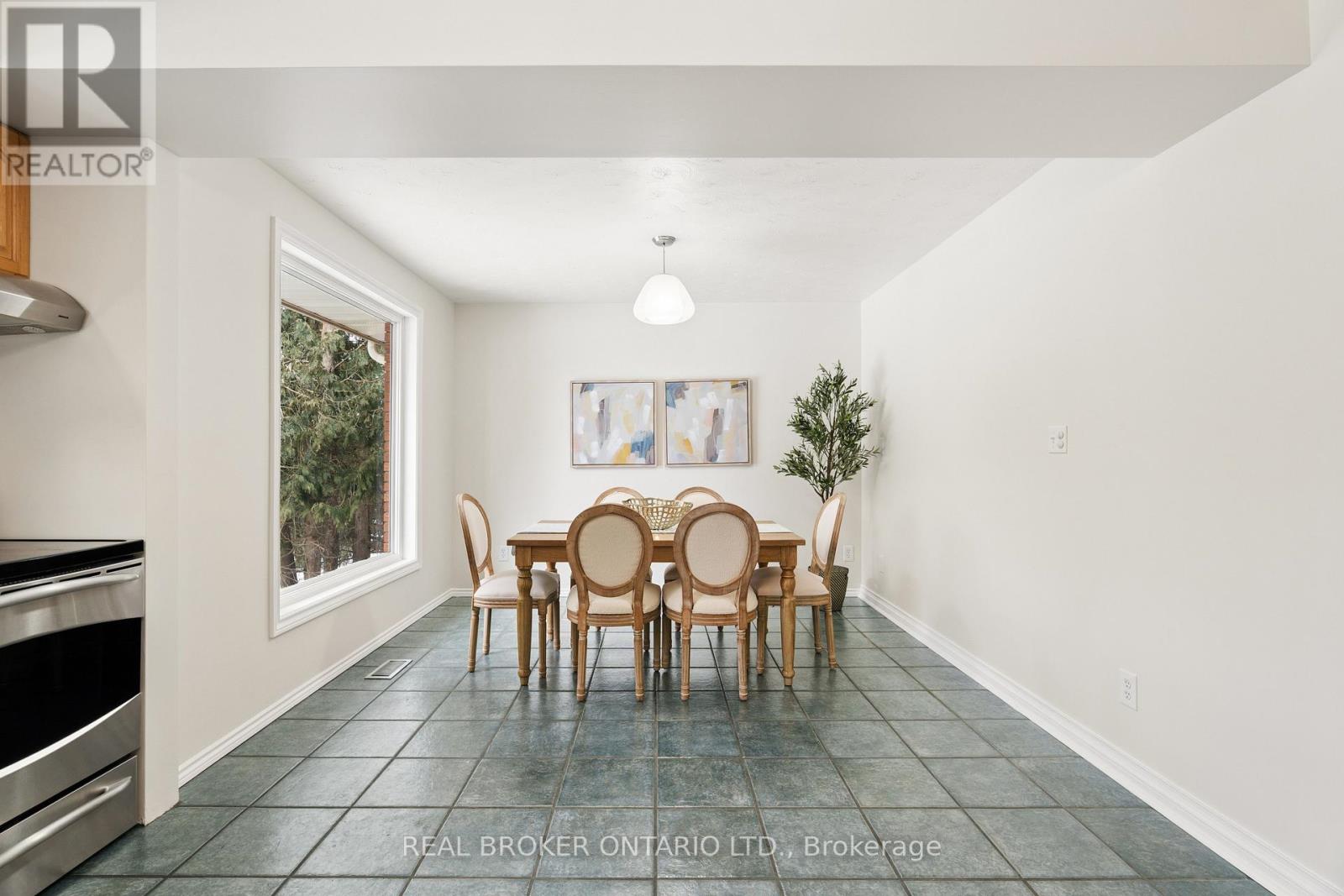 18 Memorial Street, Guelph/eramosa, Ontario  N0B 1P0 - Photo 14 - X12905534