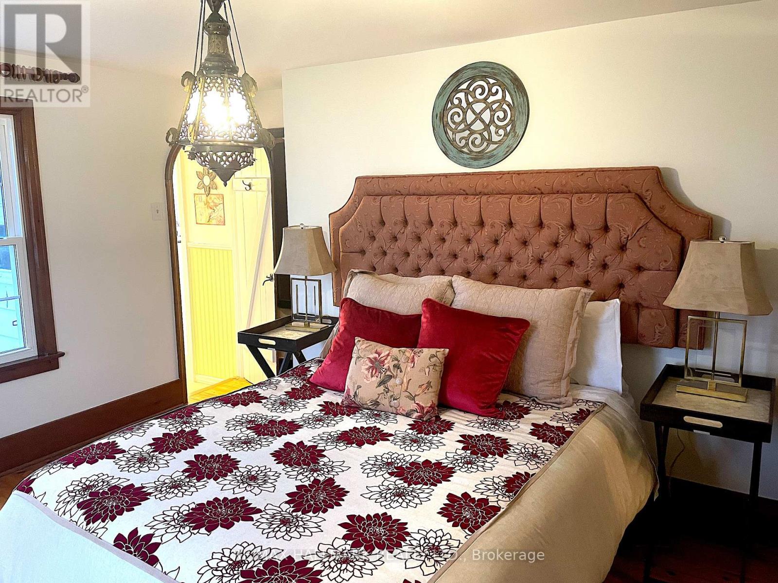 1927 Niagara Parkway, Fort Erie, Ontario  L2A 5M4 - Photo 19 - X12902632