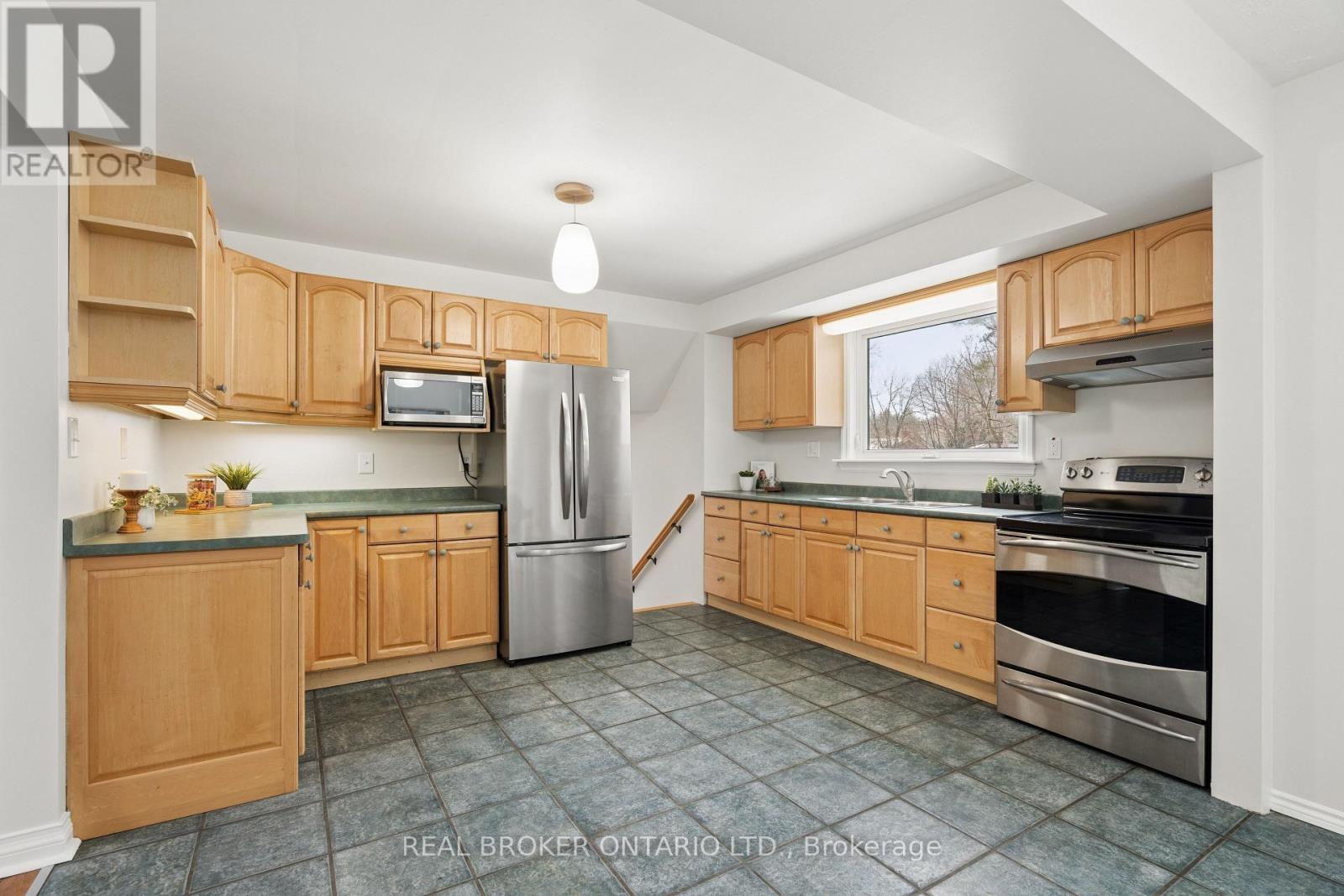 18 Memorial Street, Guelph/eramosa, Ontario  N0B 1P0 - Photo 11 - X12905534