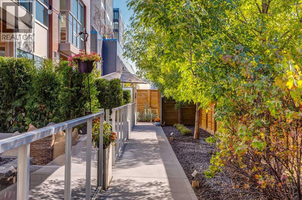 110, 8445 Broadcast Avenue SW, Calgary, Alberta  T3H 4C7 - Photo 13 - A2256289