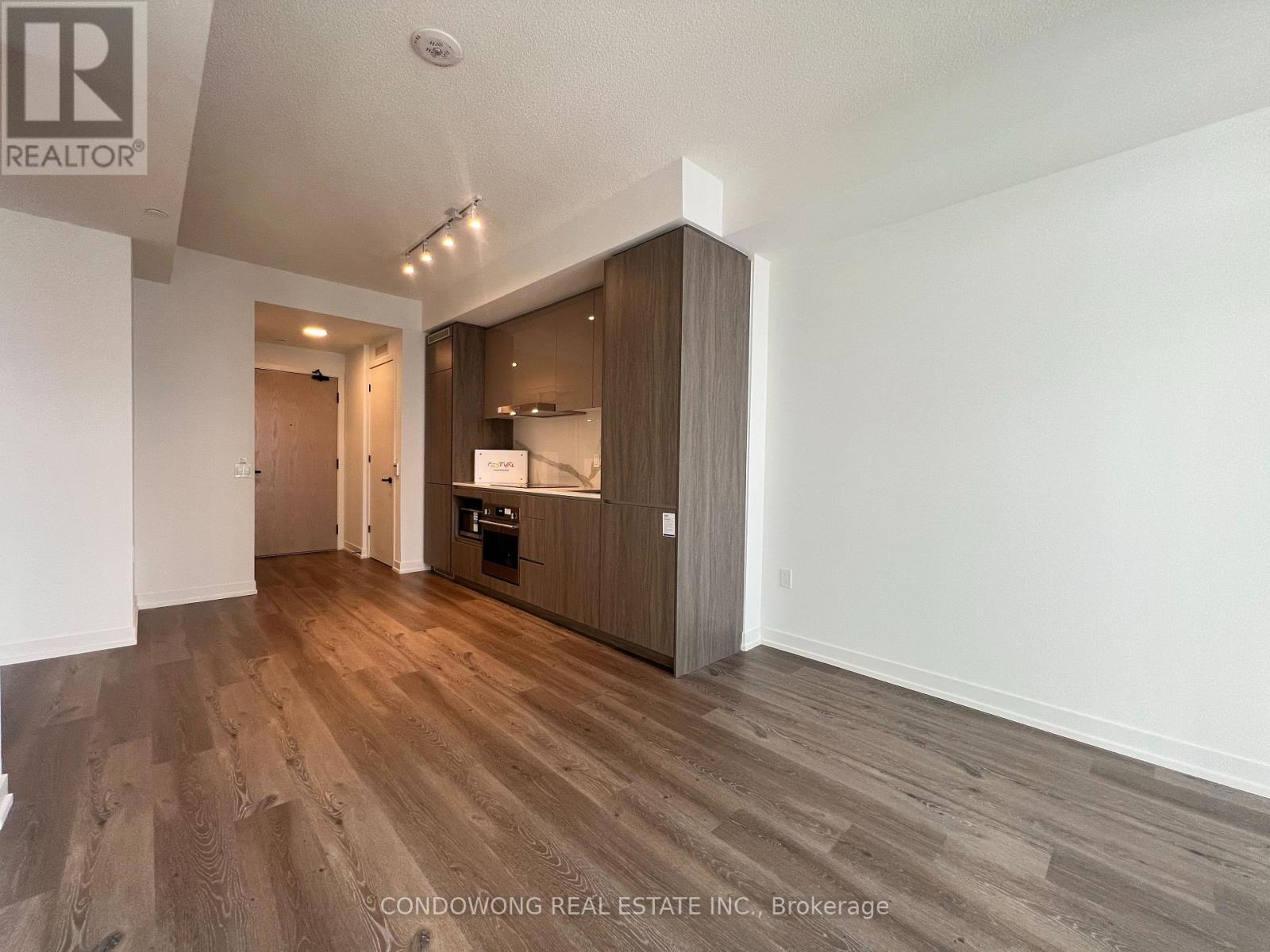 2602 - 28 Interchange Way, Vaughan, Ontario  L4K 0P8 - Photo 4 - N12906958