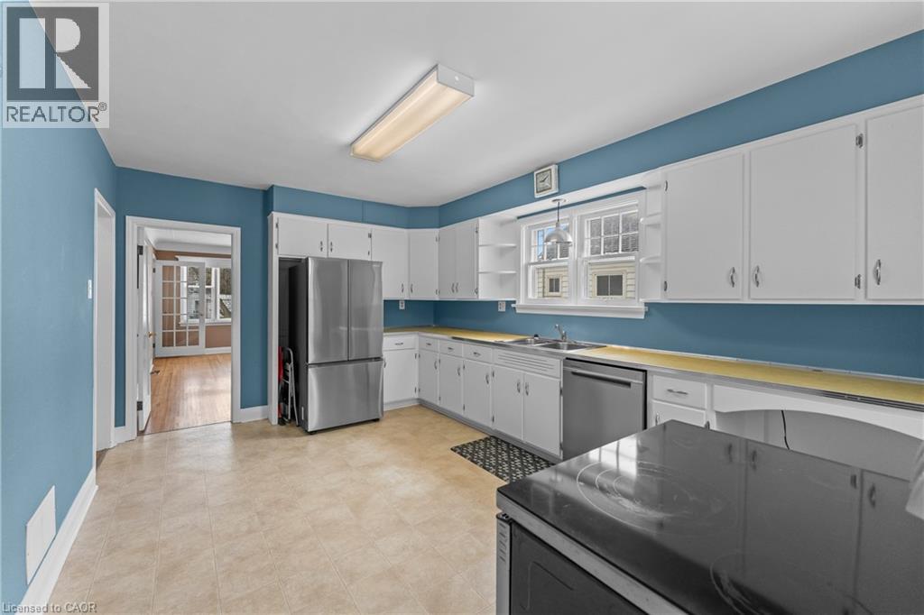 3935 St Peter Avenue, Niagara Falls, Ontario  L2J 2N9 - Photo 11 - 40813693