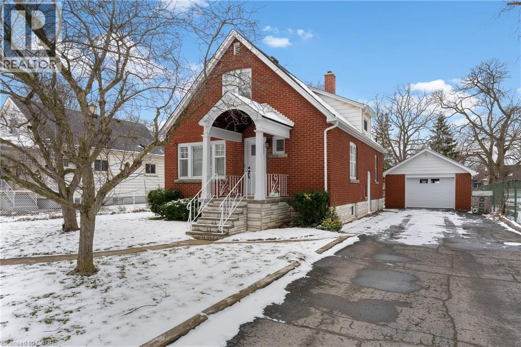 3935 St Peter Avenue, Niagara Falls, Ontario  L2J 2N9 - Photo 2 - 40813693