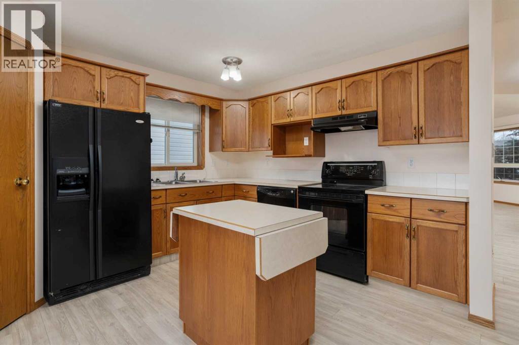 6616 53 Avenue, Camrose, Alberta  T4V 4M1 - Photo 5 - A2293780