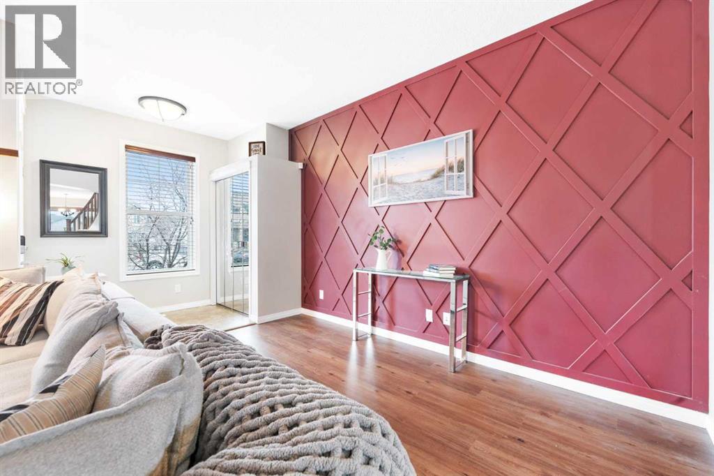 24 New Brighton Court SE, Calgary, Alberta  T2Z 0Y1 - Photo 4 - A2294863