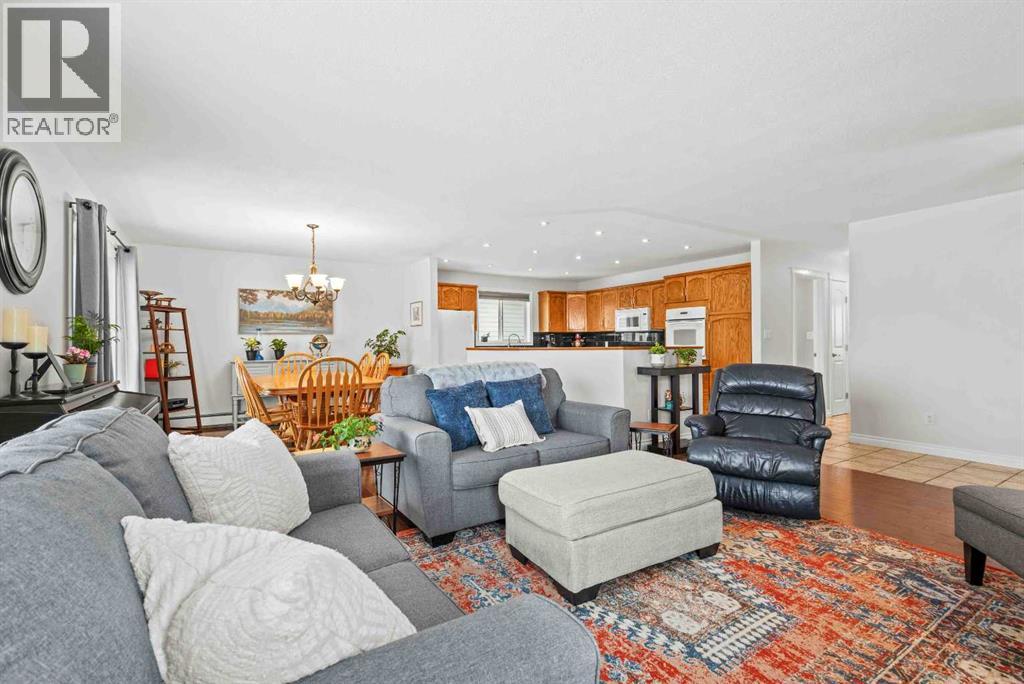 824 6 Avenue NE, Three Hills, Alberta  T0M 2A0 - Photo 7 - A2293512