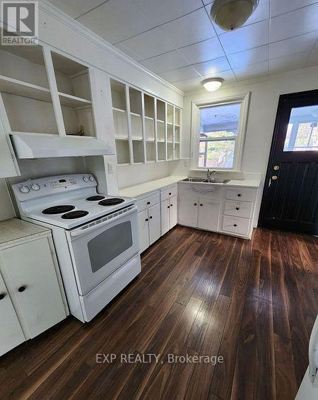 648 Glengrove Avenue, Toronto, Ontario  M6B 2J1 - Photo 3 - C12906960