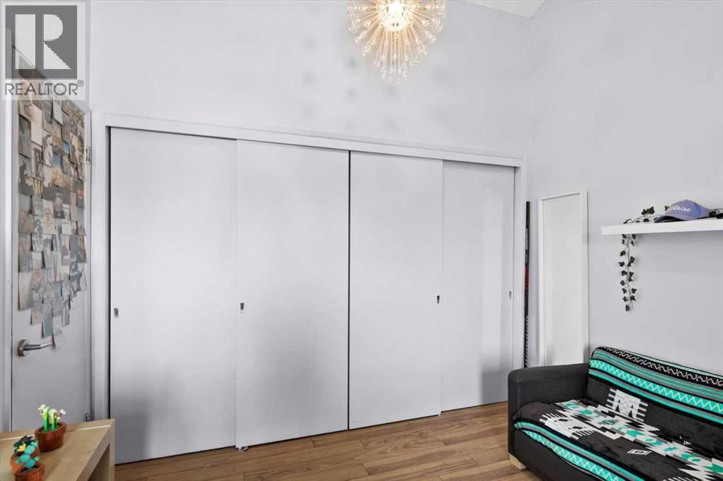 118 Brae Glen Lane SW, Calgary, Alberta  T2W 1B6 - Photo 25 - A2290345