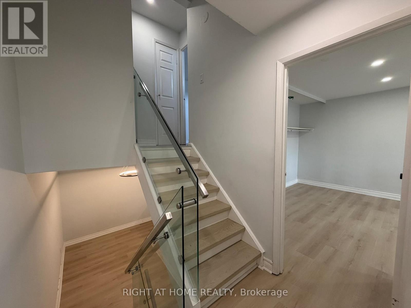 189 - 24 Springfair Avenue, Aurora, Ontario  L4G 3M2 - Photo 15 - N12873516