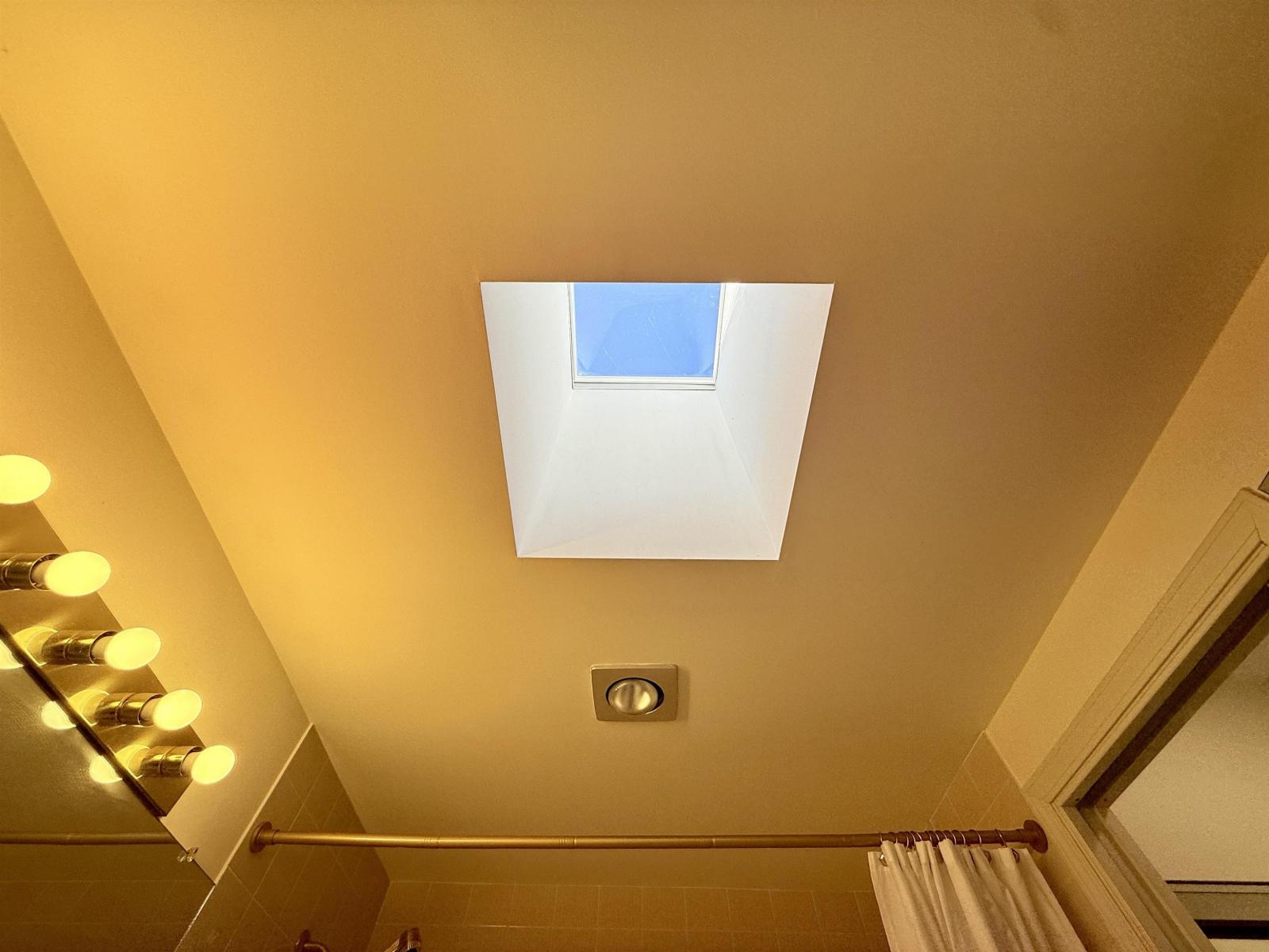 301 15300 17 Avenue, Surrey, British Columbia  V4A 8Y6 - Photo 22 - R3080905