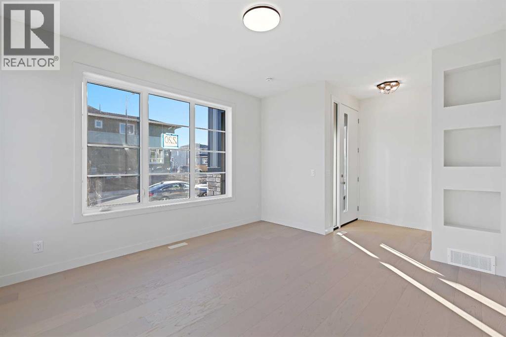 220 Waterford Heath, Chestermere, Alberta  T1X 2Z7 - Photo 5 - A2295417