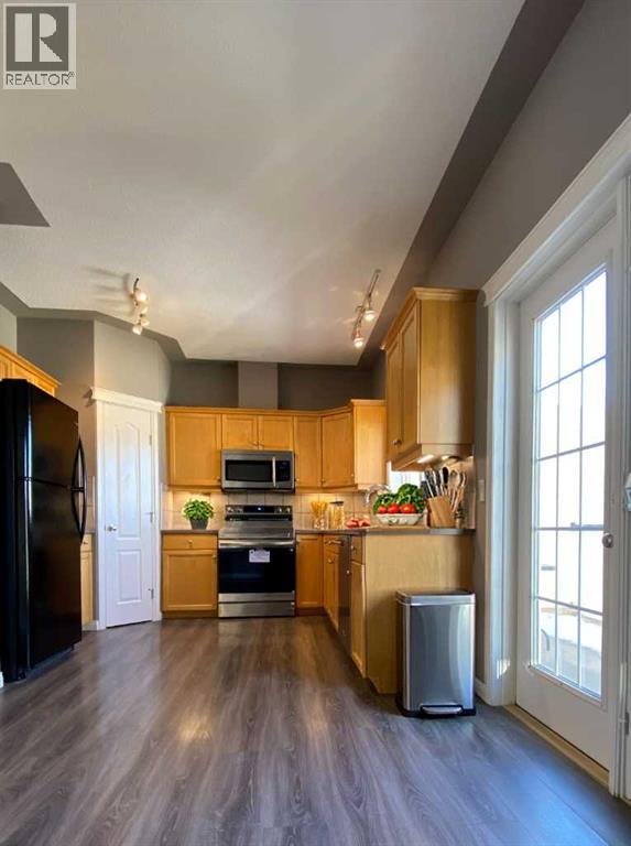 179 Sierra Morena Landing SW, Calgary, Alberta  T3H 4K3 - Photo 8 - A2275907