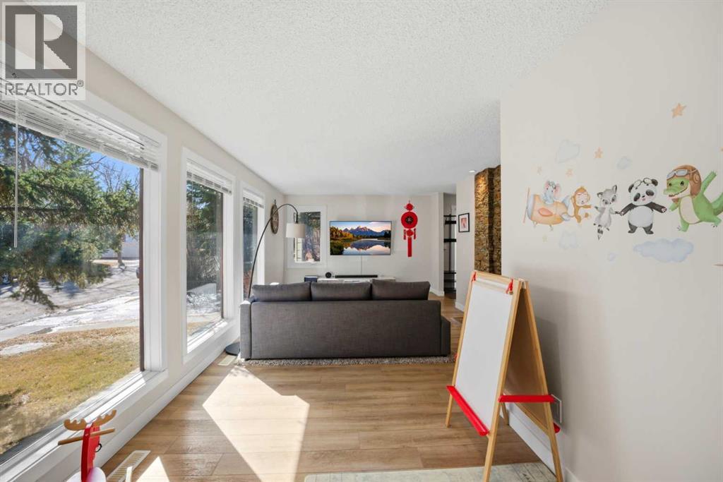 107 Wood Oak Way SW, Calgary, Alberta  T2W 3R3 - Photo 10 - A2295026