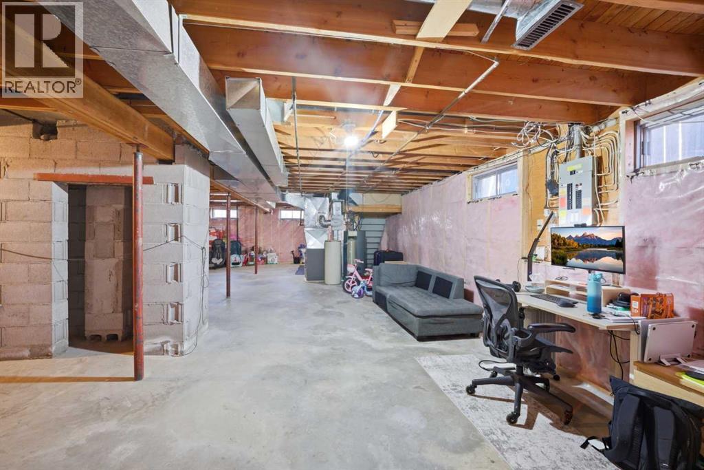 107 Wood Oak Way SW, Calgary, Alberta  T2W 3R3 - Photo 38 - A2295026