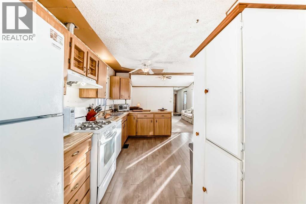 3227 Burroughs Manor NE, Calgary, Alberta  T1Y 6K1 - Photo 8 - A2290599