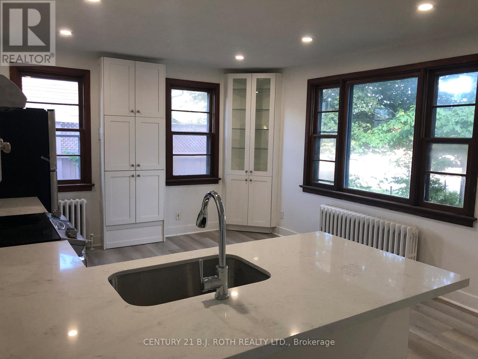 34 Cundles Road E, Barrie, Ontario  L4M 2Z5 - Photo 4 - S12906974