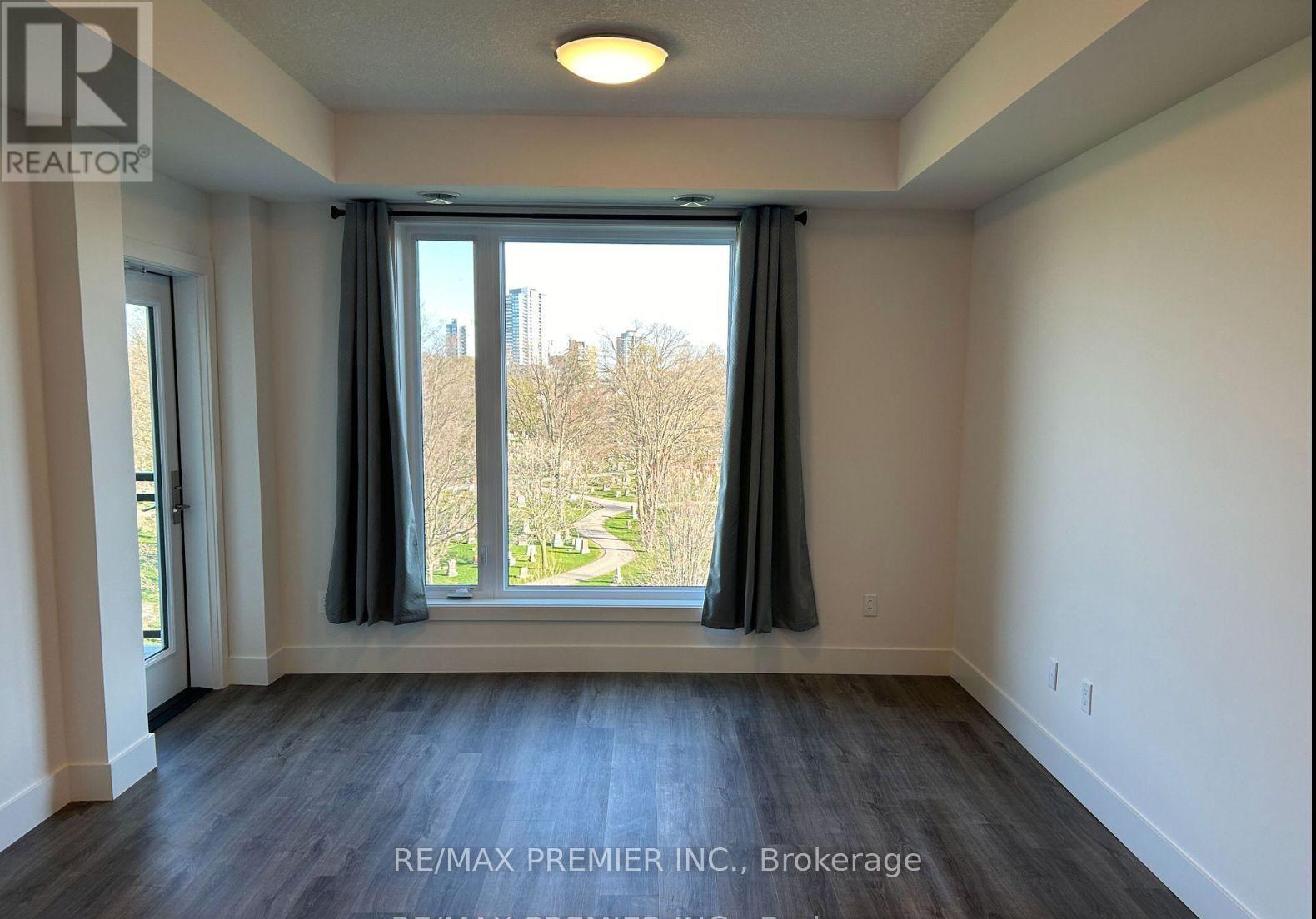 606 - 107 Roger Street, Waterloo, Ontario  N2J 0G3 - Photo 18 - X12608870