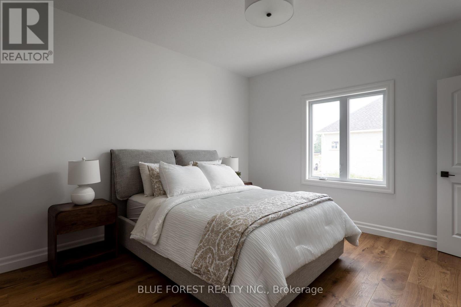 325 Harvest Lane, Thames Centre, Ontario  N0L 1G2 - Photo 11 - X12906986