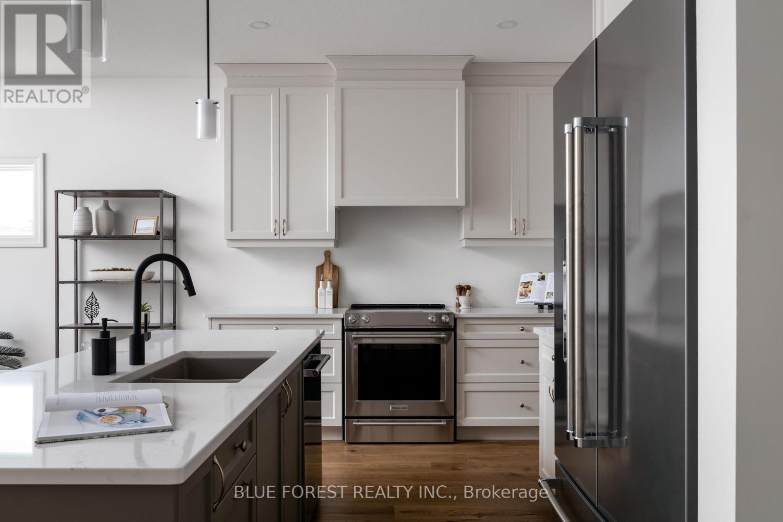 325 Harvest Lane, Thames Centre, Ontario  N0L 1G2 - Photo 6 - X12906986