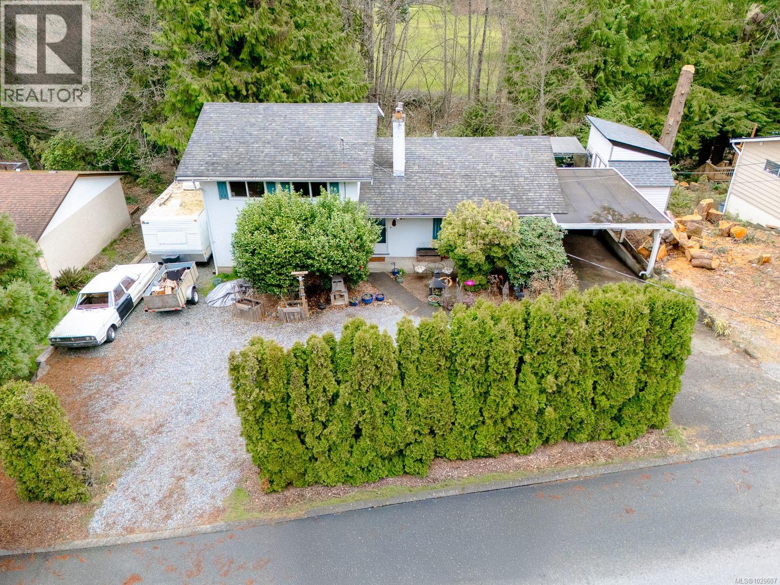 395 Dogwood Dr, Ladysmith, British Columbia