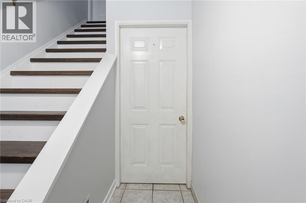 92 Gary Avenue, Hamilton, Ontario  L8S 1Y5 - Photo 9 - 40795225