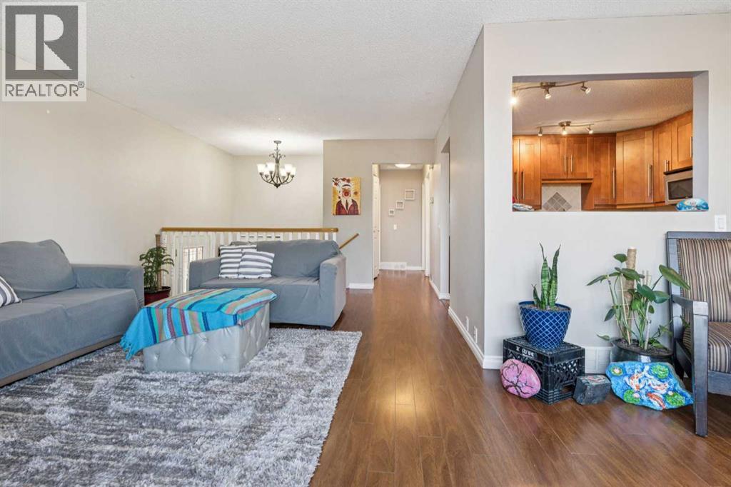 70 Midridge Gardens SE, Calgary, Alberta  T2X 1C3 - Photo 6 - A2282145