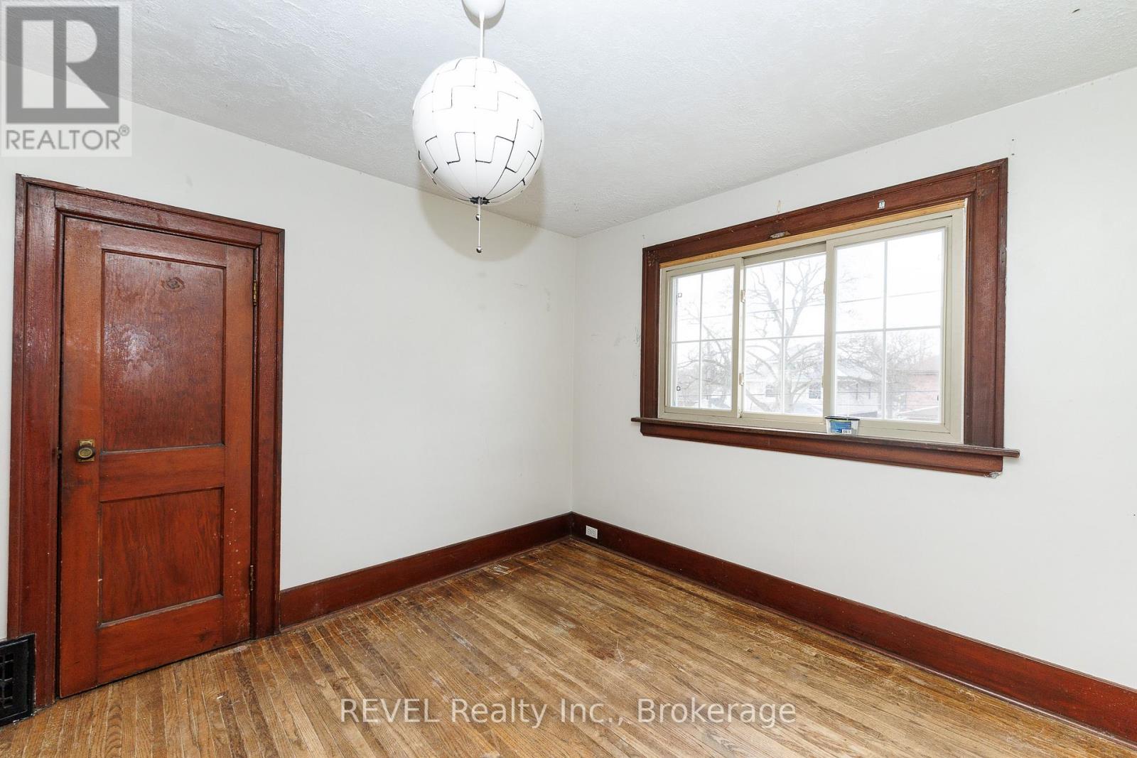 5113 Willmott Street, Niagara Falls, Ontario  L2E 2A4 - Photo 14 - X12612630