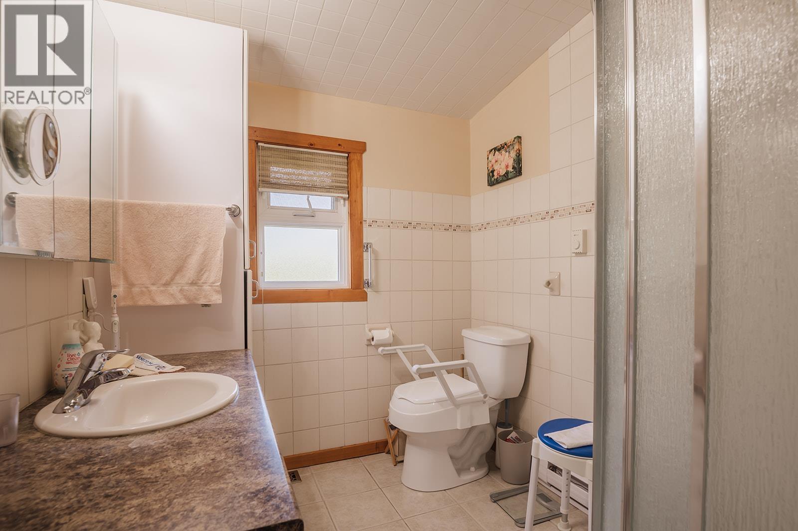 12732 Warnock Road, Madeira Park, British Columbia  V0N 2H1 - Photo 16 - R3102144