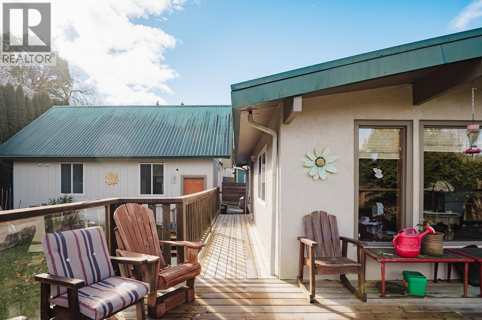 12732 Warnock Road, Madeira Park, British Columbia  V0N 2H1 - Photo 3 - R3102144